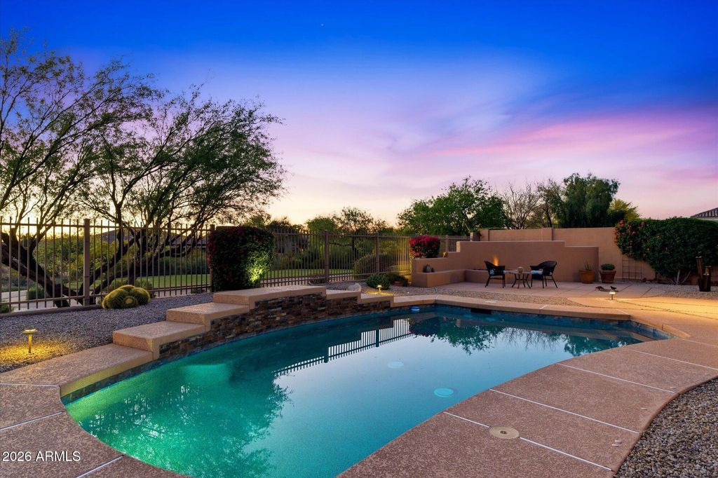 Image 8 of property listing at 22626 N 54TH Way, Phoenix, AZ 85054