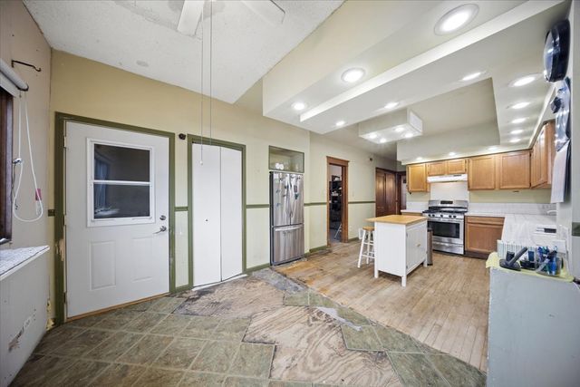 1906 S 58th Avenue, Cicero, IL 60804