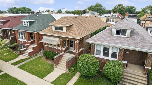 1906 S 58th Avenue, Cicero, IL 60804