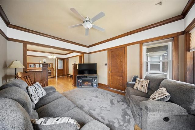 1906 S 58th Avenue, Cicero, IL 60804