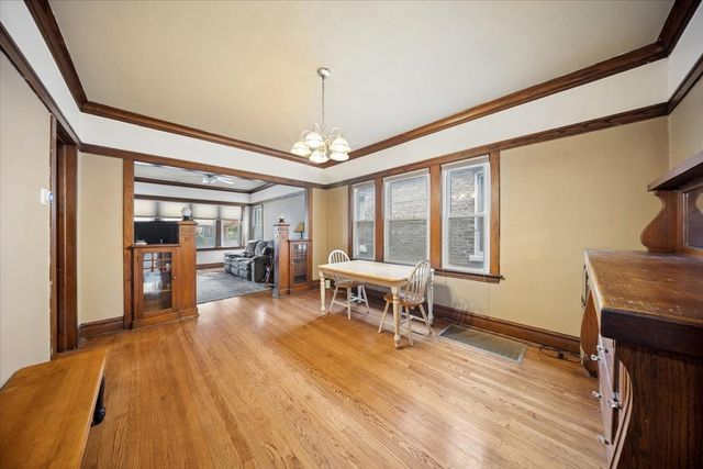 1906 S 58th Avenue, Cicero, IL 60804