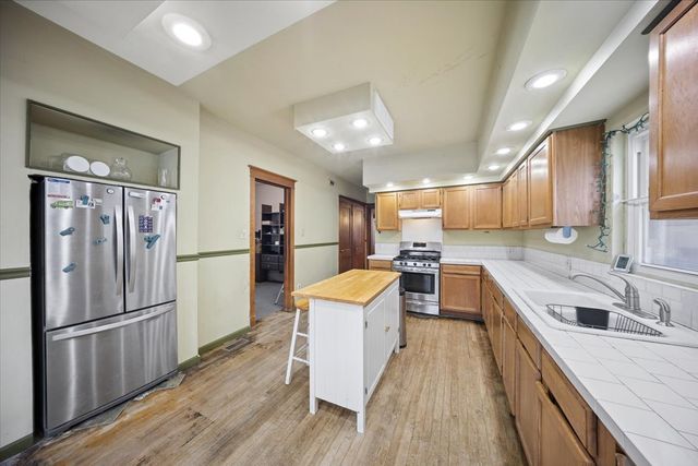 1906 S 58th Avenue, Cicero, IL 60804