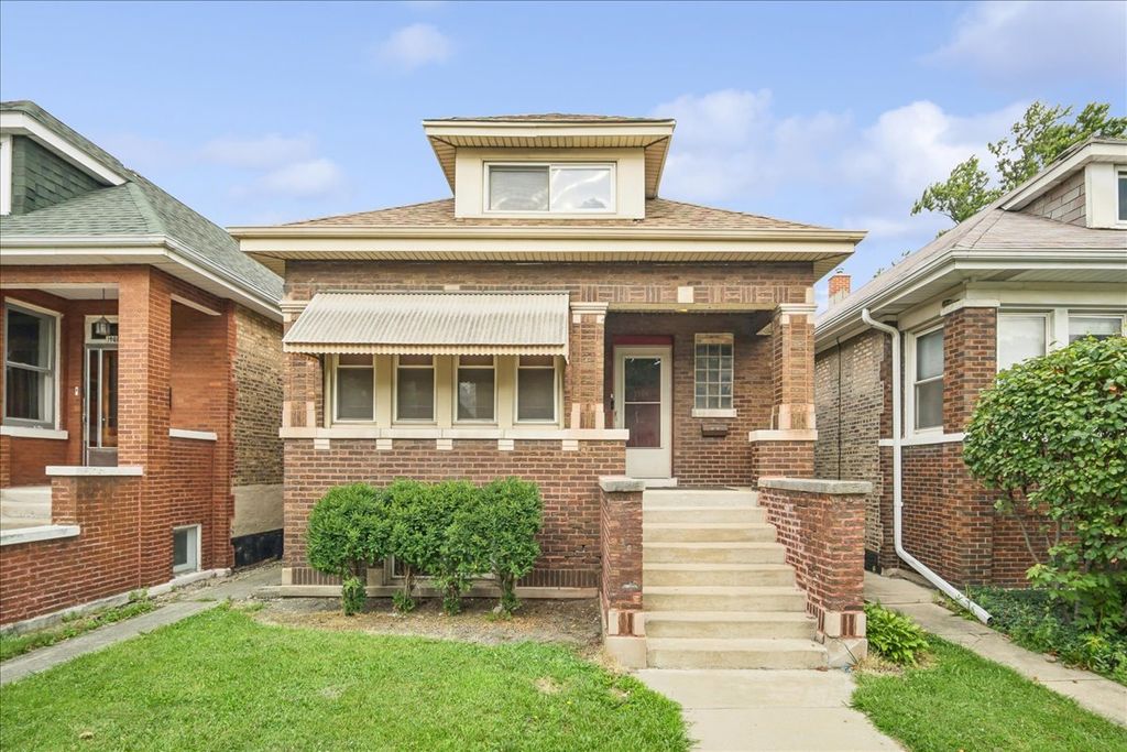 1906 S 58th Avenue, Cicero, IL 60804