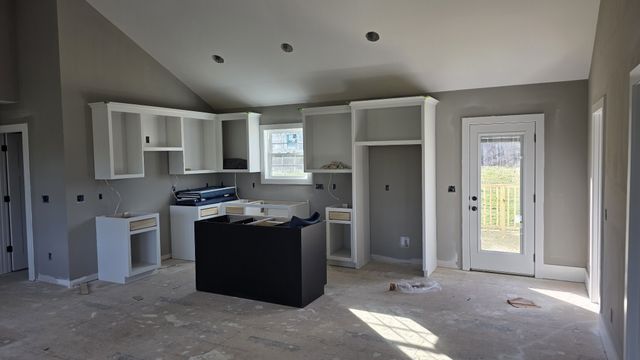 5050 Dickens Hill Rd, Bradyville, TN 37026