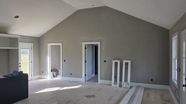 5050 Dickens Hill Rd, Bradyville, TN 37026