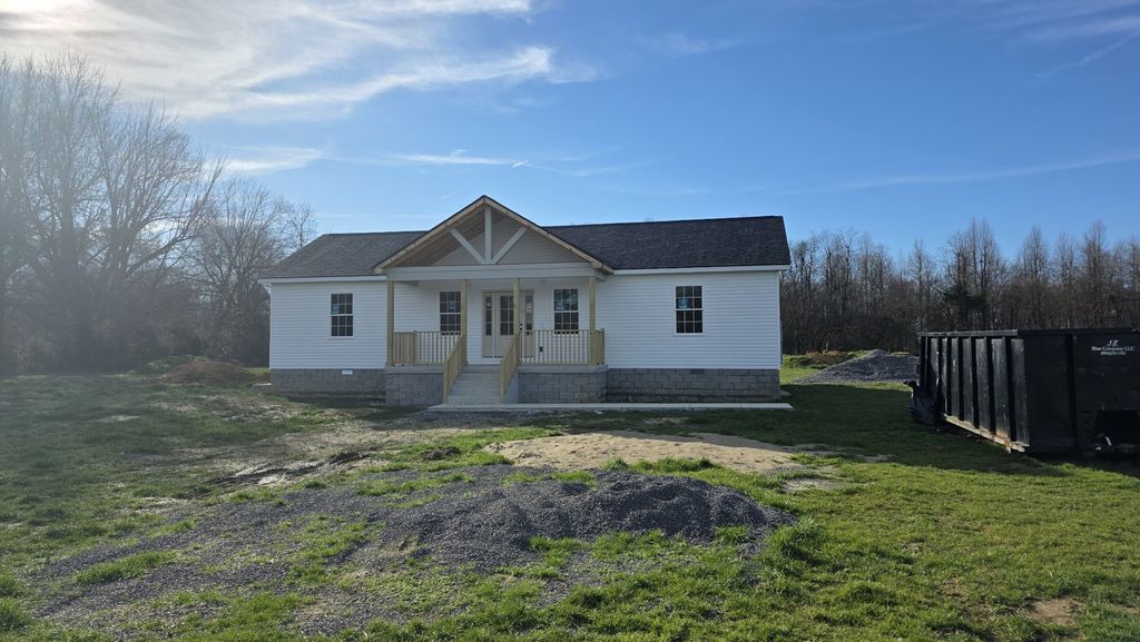 5050 Dickens Hill Rd, Bradyville, TN 37026