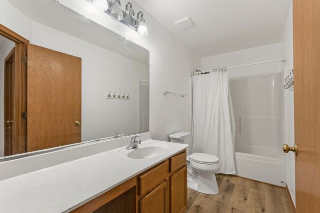 1129 S Wabena Avenue, Minooka, IL 60447