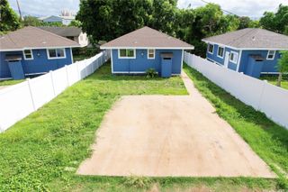94-111 Pahu Street B, Waipahu, HI 96797