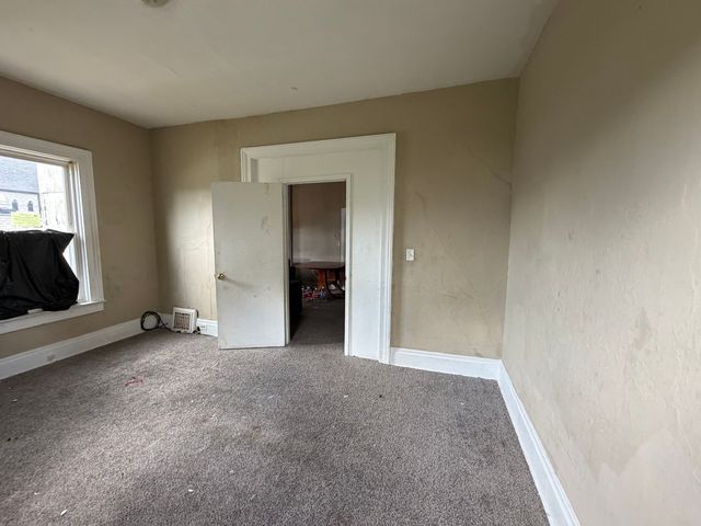 1016 Iowa Street, Davenport, IA 52803