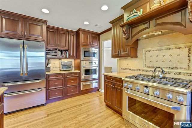 42-09 Cosgrove Court, Fair Lawn, NJ 07410