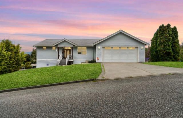 4111 R Avenue, Anacortes, WA 98221