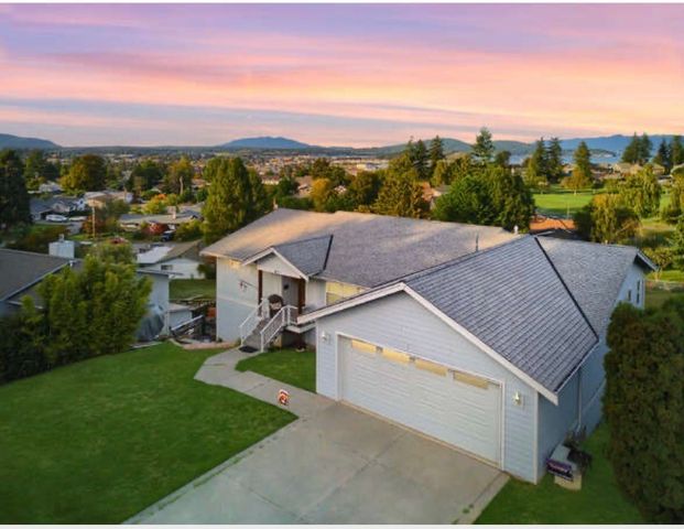 4111 R Avenue, Anacortes, WA 98221