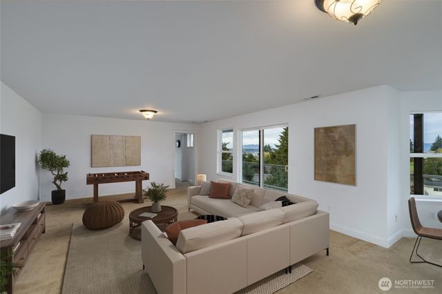 4111 R Avenue, Anacortes, WA 98221