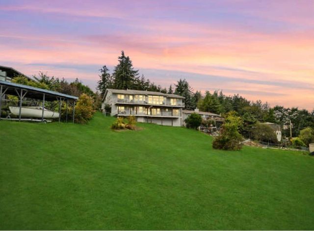 4111 R Avenue, Anacortes, WA 98221