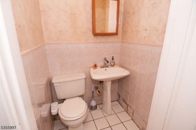 45 Summit Rd, Elizabeth City, NJ 07208