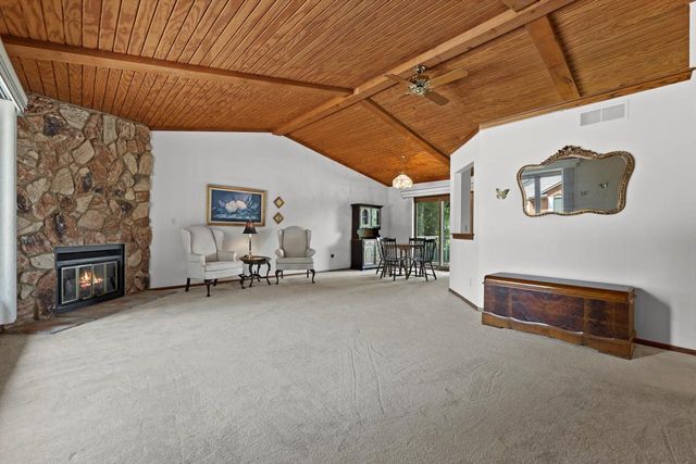 5404 Somerset LANE S, Greenfield, WI 53221