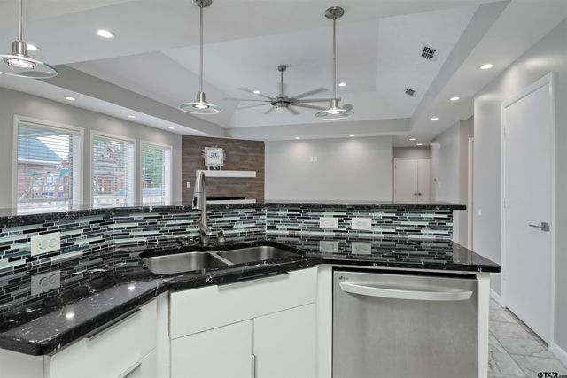 10523 COUNTY ROAD 35, Tyler, TX 75706