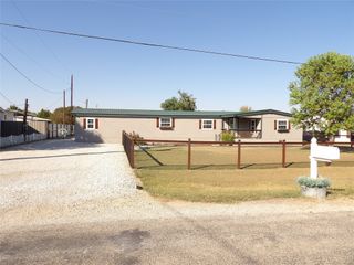 814 Preston Road, Red Oak, TX 75154