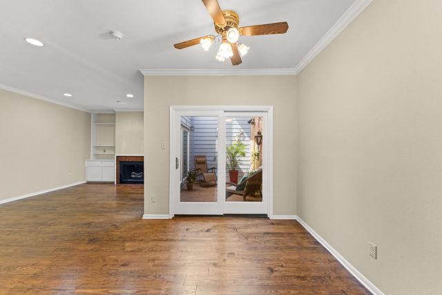 2601 S Broadway Street 14, La Porte, TX 77571