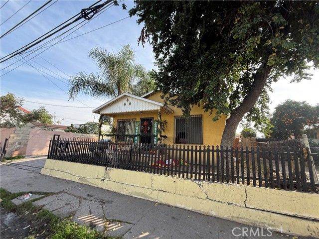 1832 E 108th, Los Angeles, CA 90059