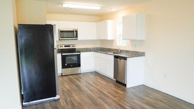 26 NE 12th Terrace, Cape Coral, FL 33909