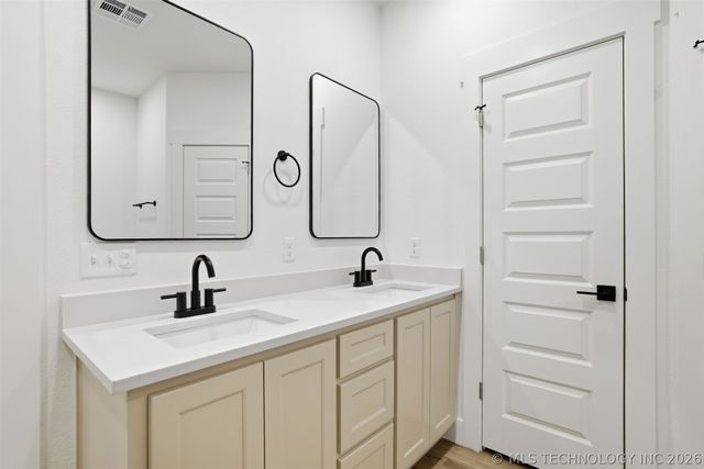 1900 Boxer Lane, Durant, OK 74701