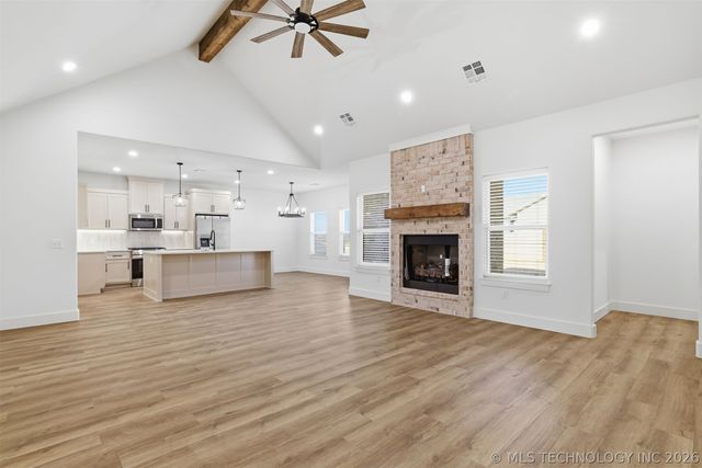 1900 Boxer Lane, Durant, OK 74701