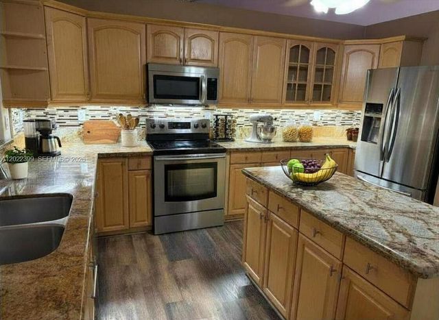 13313 NW 11th Dr, Sunrise, FL 33323