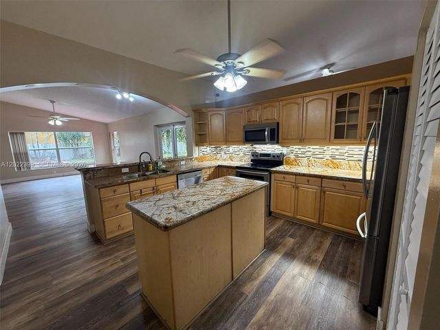 13313 NW 11th Dr, Sunrise, FL 33323