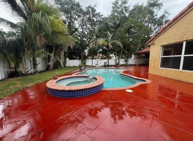 13313 NW 11th Dr, Sunrise, FL 33323