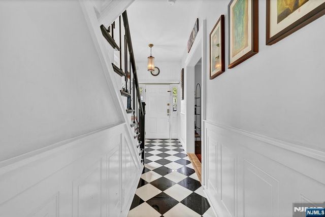 75 Mountain Way, Rutherford, NJ 07070