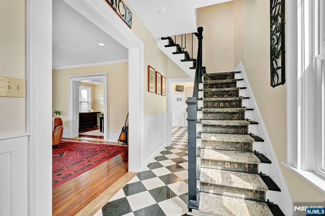 75 Mountain Way, Rutherford, NJ 07070