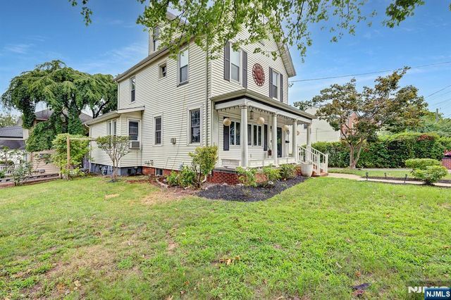 75 Mountain Way, Rutherford, NJ 07070