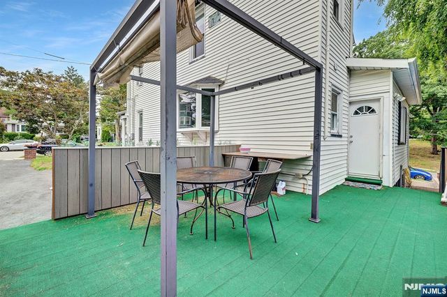 75 Mountain Way, Rutherford, NJ 07070