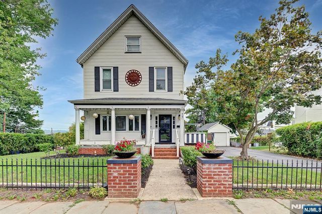 75 Mountain Way, Rutherford, NJ 07070