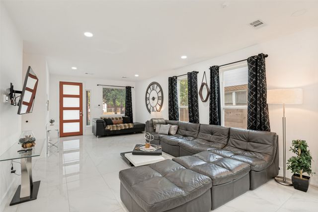 3314 Herbert Street, Dallas, TX 75212
