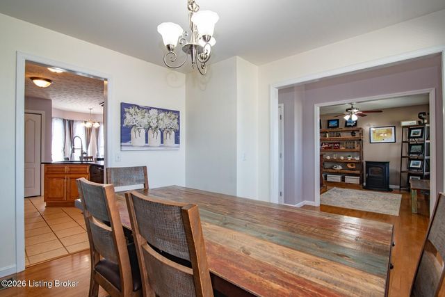 84 Collinbrook Dr, Rineyville, KY 40162