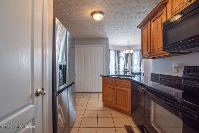 84 Collinbrook Dr, Rineyville, KY 40162