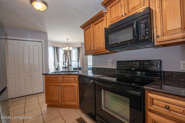 84 Collinbrook Dr, Rineyville, KY 40162