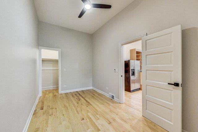 1642 W Bryn Mawr Avenue 1, Chicago, IL 60660