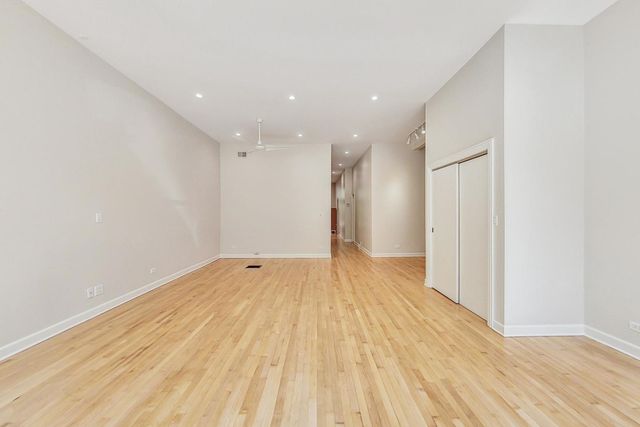 1642 W Bryn Mawr Avenue 1, Chicago, IL 60660