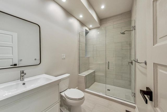 1642 W Bryn Mawr Avenue 1, Chicago, IL 60660