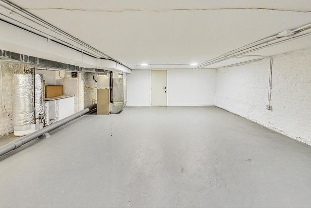 1642 W Bryn Mawr Avenue 1, Chicago, IL 60660