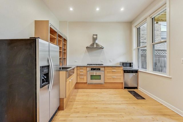 1642 W Bryn Mawr Avenue 1, Chicago, IL 60660