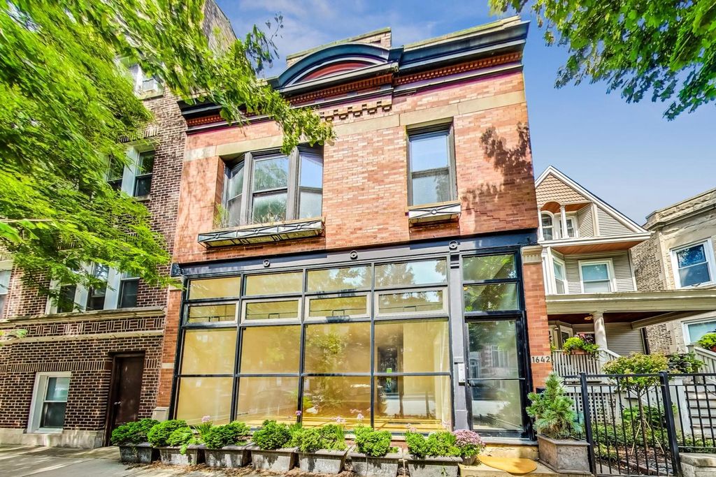1642 W Bryn Mawr Avenue 1, Chicago, IL 60660
