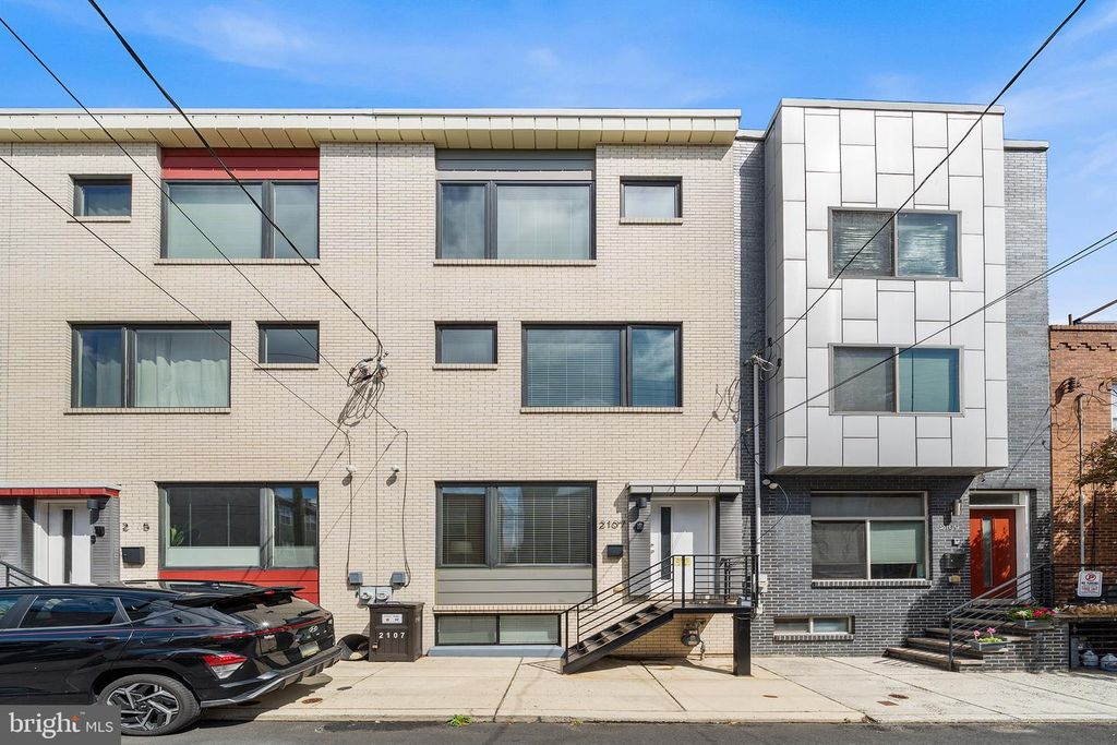 2107 E ARIZONA ST, PHILADELPHIA, PA 19125 — exterior
