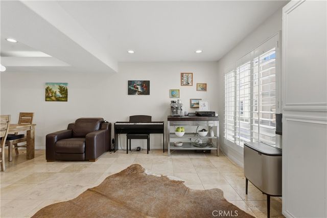 5340 Las Virgenes 11, Calabasas, CA 91302