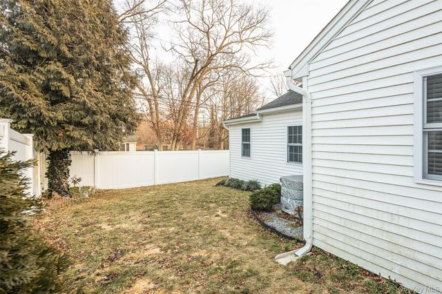 3 Cedar Road, Sound Beach, NY 11789