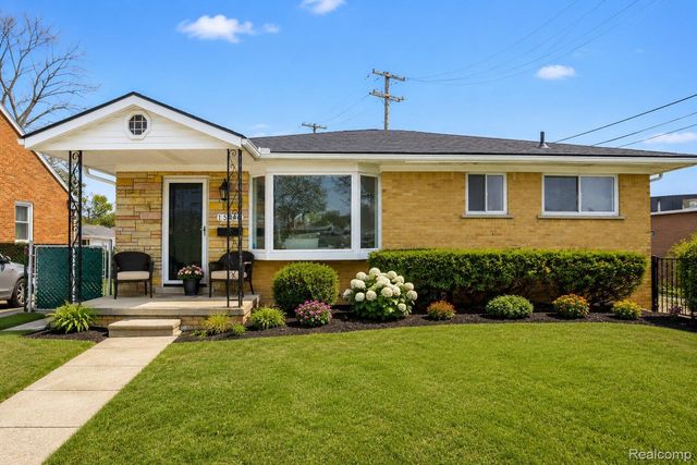 1544 Sheffield Road, Birmingham, MI 48009