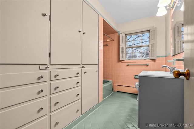 239 Hopkins Lane, Jeffersonville, IN 47130